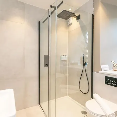 Sunny Luxurious 2 Bedroom Ferienhaus *