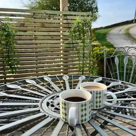 Sunny Luxurious 2 Bedroom